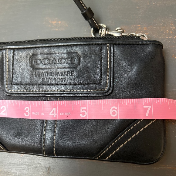 Vintage Coach wristlet - Picture 6 of 6